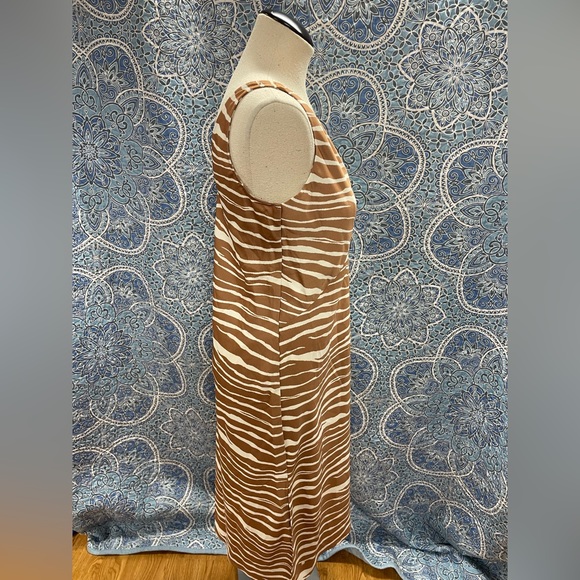 Sleeveless striped summer dress - Picture 7 of 10